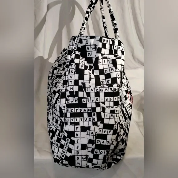 Diane Von Furstenberg Tote Bag 50th Anniversary Crossword Print Large Packable - Picture 3 of 13
